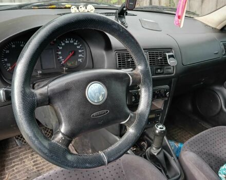 Синий Фольксваген Гольф, объемом двигателя 1.6 л и пробегом 420 тыс. км за 2500 $, фото 1 на Automoto.ua