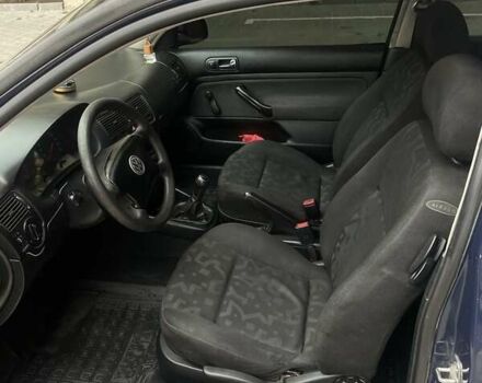 Синий Фольксваген Гольф, объемом двигателя 1.4 л и пробегом 270 тыс. км за 4000 $, фото 4 на Automoto.ua