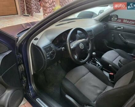Синий Фольксваген Гольф, объемом двигателя 1.6 л и пробегом 302 тыс. км за 3900 $, фото 7 на Automoto.ua