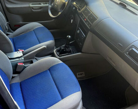 Синій Фольксваген Гольф, об'ємом двигуна 1.6 л та пробігом 285 тис. км за 3490 $, фото 6 на Automoto.ua