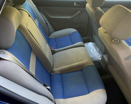 Синій Фольксваген Гольф, об'ємом двигуна 1.6 л та пробігом 285 тис. км за 3490 $, фото 7 на Automoto.ua