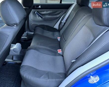 Синий Фольксваген Гольф, объемом двигателя 1.6 л и пробегом 200 тыс. км за 3500 $, фото 15 на Automoto.ua