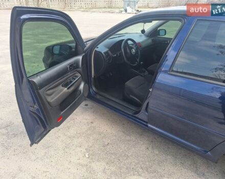 Синій Фольксваген Гольф, об'ємом двигуна 1.6 л та пробігом 268 тис. км за 4350 $, фото 11 на Automoto.ua