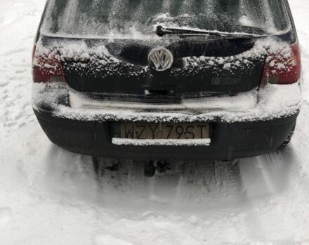 Синий Фольксваген Гольф, объемом двигателя 1.6 л и пробегом 300 тыс. км за 1500 $, фото 1 на Automoto.ua