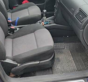 Синій Фольксваген Гольф, об'ємом двигуна 1.39 л та пробігом 284 тис. км за 3600 $, фото 4 на Automoto.ua