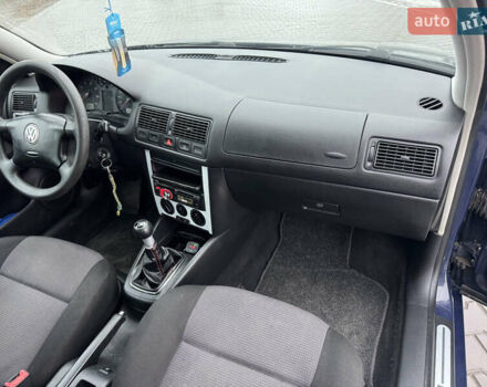 Синий Фольксваген Гольф, объемом двигателя 1.39 л и пробегом 210 тыс. км за 3450 $, фото 14 на Automoto.ua