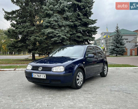 Синий Фольксваген Гольф, объемом двигателя 1.39 л и пробегом 233 тыс. км за 3850 $, фото 2 на Automoto.ua