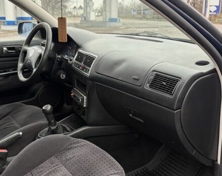 Синий Фольксваген Гольф, объемом двигателя 1.9 л и пробегом 300 тыс. км за 1900 $, фото 21 на Automoto.ua