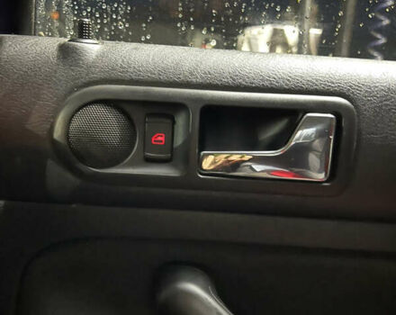 Синій Фольксваген Гольф, об'ємом двигуна 1.39 л та пробігом 169 тис. км за 4000 $, фото 30 на Automoto.ua