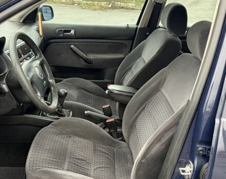 Синий Фольксваген Гольф, объемом двигателя 1.9 л и пробегом 300 тыс. км за 1900 $, фото 11 на Automoto.ua