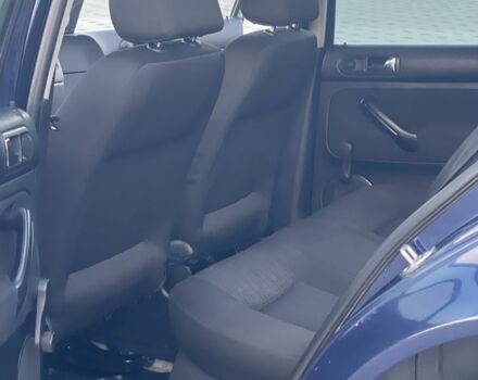 Синий Фольксваген Гольф, объемом двигателя 1.4 л и пробегом 410 тыс. км за 3500 $, фото 12 на Automoto.ua