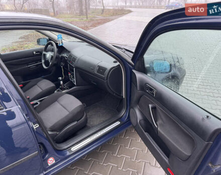 Синий Фольксваген Гольф, объемом двигателя 1.39 л и пробегом 210 тыс. км за 3450 $, фото 12 на Automoto.ua