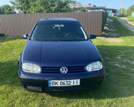 Синий Фольксваген Гольф, объемом двигателя 1.6 л и пробегом 271 тыс. км за 4600 $, фото 3 на Automoto.ua