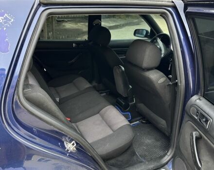 Синий Фольксваген Гольф, объемом двигателя 1.6 л и пробегом 272 тыс. км за 2600 $, фото 6 на Automoto.ua