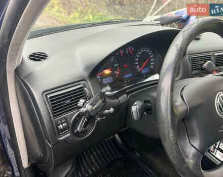 Синий Фольксваген Гольф, объемом двигателя 1.6 л и пробегом 260 тыс. км за 4600 $, фото 7 на Automoto.ua