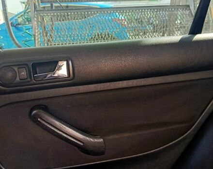 Синий Фольксваген Гольф, объемом двигателя 2 л и пробегом 233 тыс. км за 4600 $, фото 4 на Automoto.ua