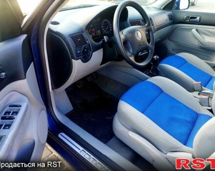 Фольксваген Гольф 2001 в Новорад-Волынском на Automoto.ua Синий Фольксваген Гольф, объемом двигателя 1.4 л и пробегом 220 тыс. км за 3850 $, фото 2 на Automoto.ua