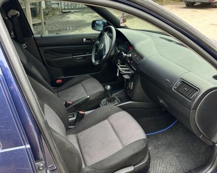 Синий Фольксваген Гольф, объемом двигателя 1.6 л и пробегом 272 тыс. км за 2600 $, фото 5 на Automoto.ua