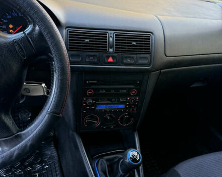 Синій Фольксваген Гольф, об'ємом двигуна 1.39 л та пробігом 200 тис. км за 3900 $, фото 10 на Automoto.ua