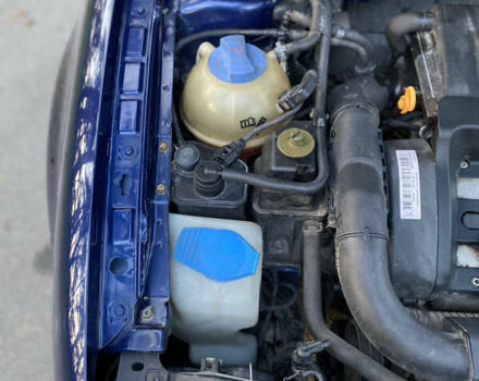 Синий Фольксваген Гольф, объемом двигателя 1.4 л и пробегом 271 тыс. км за 3950 $, фото 11 на Automoto.ua