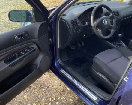 Синий Фольксваген Гольф, объемом двигателя 1.6 л и пробегом 250 тыс. км за 4600 $, фото 5 на Automoto.ua