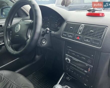 Синий Фольксваген Гольф, объемом двигателя 1.39 л и пробегом 218 тыс. км за 4200 $, фото 10 на Automoto.ua