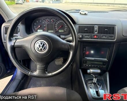 Синий Фольксваген Гольф, объемом двигателя 1.6 л и пробегом 259 тыс. км за 5000 $, фото 4 на Automoto.ua