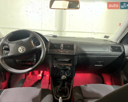 Синій Фольксваген Гольф, об'ємом двигуна 1.39 л та пробігом 169 тис. км за 4000 $, фото 12 на Automoto.ua