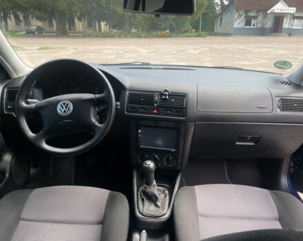 Синий Фольксваген Гольф, объемом двигателя 1.6 л и пробегом 230 тыс. км за 4199 $, фото 11 на Automoto.ua