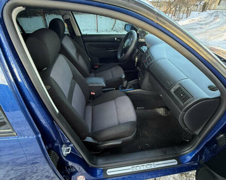 Синій Фольксваген Гольф, об'ємом двигуна 1.39 л та пробігом 200 тис. км за 3900 $, фото 15 на Automoto.ua