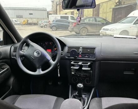 Синий Фольксваген Гольф, объемом двигателя 1.6 л и пробегом 272 тыс. км за 2600 $, фото 7 на Automoto.ua