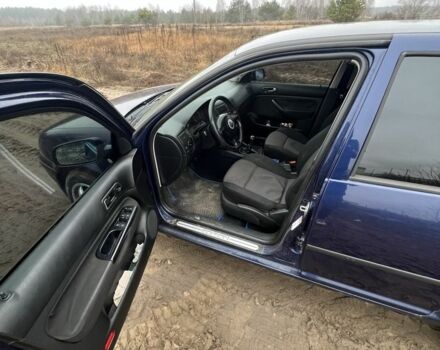 Синий Фольксваген Гольф, объемом двигателя 1.6 л и пробегом 277 тыс. км за 4200 $, фото 6 на Automoto.ua