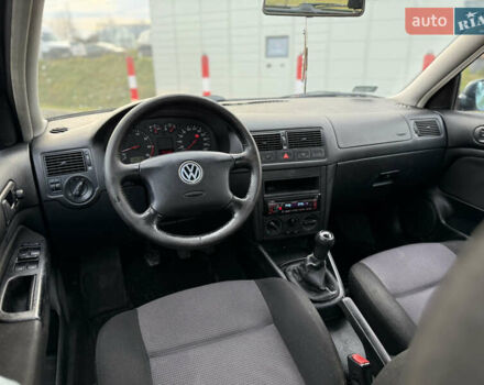 Синій Фольксваген Гольф, об'ємом двигуна 1.39 л та пробігом 216 тис. км за 3700 $, фото 20 на Automoto.ua