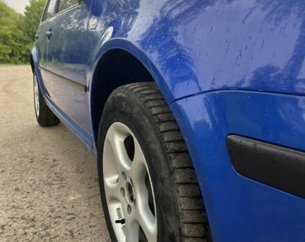 Синий Фольксваген Гольф, объемом двигателя 1.6 л и пробегом 308 тыс. км за 3650 $, фото 1 на Automoto.ua