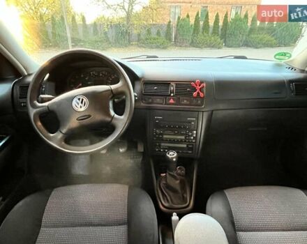 Синий Фольксваген Гольф, объемом двигателя 1.6 л и пробегом 188 тыс. км за 4850 $, фото 5 на Automoto.ua