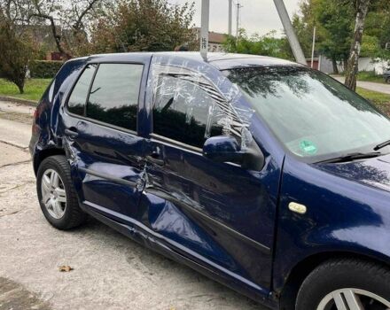 Синий Фольксваген Гольф, объемом двигателя 1.4 л и пробегом 246 тыс. км за 1700 $, фото 3 на Automoto.ua