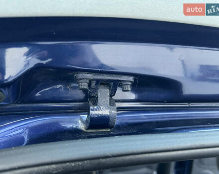 Синий Фольксваген Гольф, объемом двигателя 1.6 л и пробегом 284 тыс. км за 5350 $, фото 93 на Automoto.ua