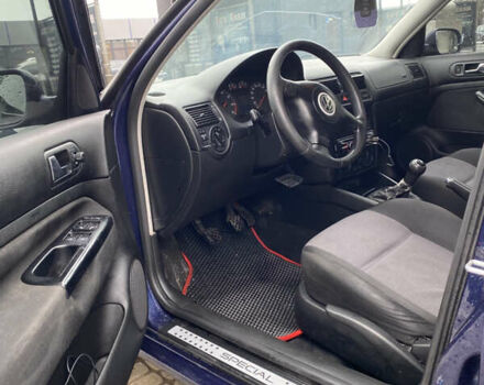 Синий Фольксваген Гольф, объемом двигателя 1.39 л и пробегом 356 тыс. км за 2799 $, фото 22 на Automoto.ua