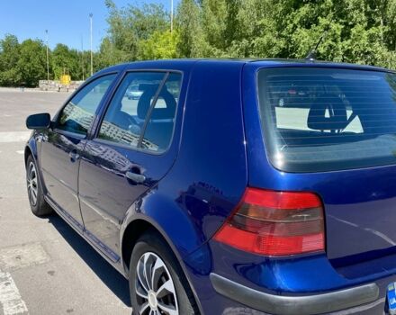 Синий Фольксваген Гольф, объемом двигателя 1.6 л и пробегом 278 тыс. км за 3800 $, фото 3 на Automoto.ua