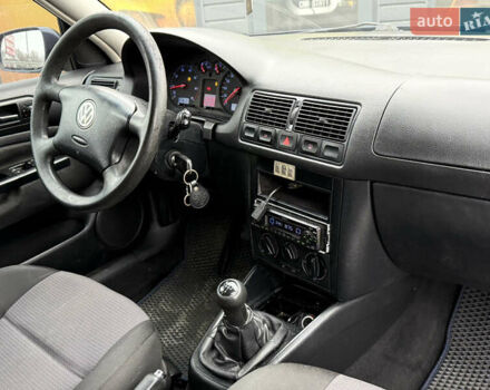 Синий Фольксваген Гольф, объемом двигателя 1.39 л и пробегом 283 тыс. км за 3999 $, фото 16 на Automoto.ua