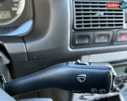 Синий Фольксваген Гольф, объемом двигателя 1.6 л и пробегом 284 тыс. км за 5350 $, фото 47 на Automoto.ua