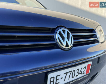 Синий Фольксваген Гольф, объемом двигателя 1.6 л и пробегом 284 тыс. км за 5350 $, фото 30 на Automoto.ua