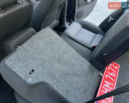 Синий Фольксваген Гольф, объемом двигателя 1.6 л и пробегом 284 тыс. км за 5350 $, фото 60 на Automoto.ua