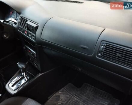 Синий Фольксваген Гольф, объемом двигателя 1.6 л и пробегом 190 тыс. км за 4390 $, фото 19 на Automoto.ua