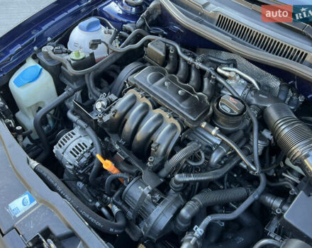 Синий Фольксваген Гольф, объемом двигателя 1.6 л и пробегом 284 тыс. км за 5350 $, фото 126 на Automoto.ua