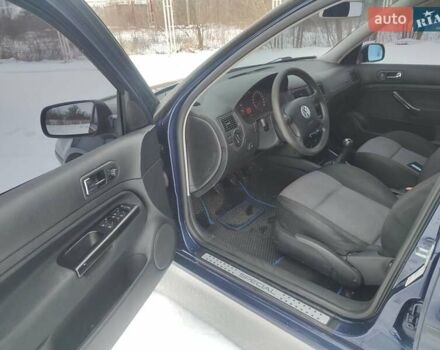 Синий Фольксваген Гольф, объемом двигателя 1.6 л и пробегом 207 тыс. км за 4450 $, фото 8 на Automoto.ua