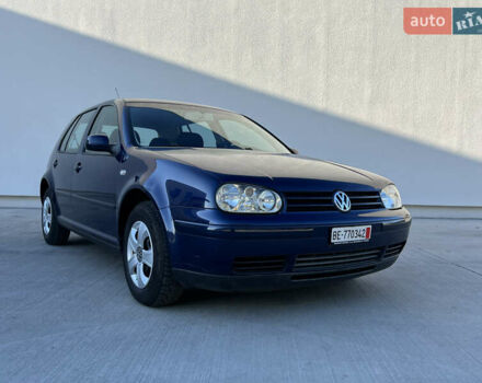 Синий Фольксваген Гольф, объемом двигателя 1.6 л и пробегом 284 тыс. км за 5350 $, фото 4 на Automoto.ua