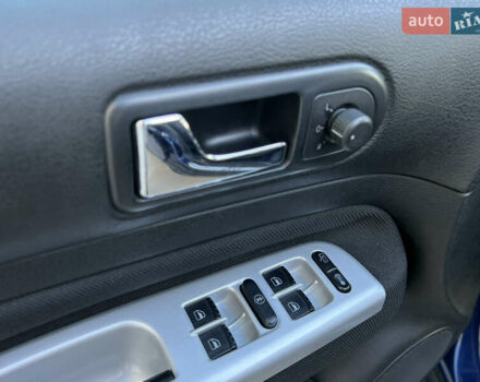 Синий Фольксваген Гольф, объемом двигателя 1.6 л и пробегом 284 тыс. км за 5350 $, фото 52 на Automoto.ua