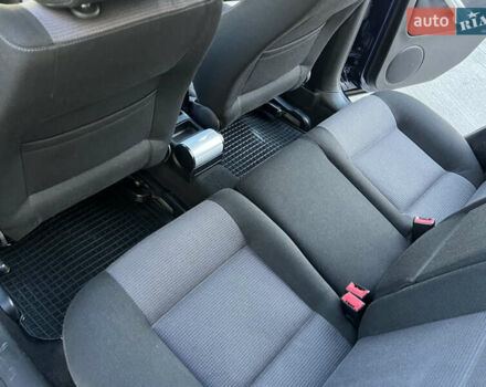 Синий Фольксваген Гольф, объемом двигателя 1.6 л и пробегом 284 тыс. км за 5350 $, фото 56 на Automoto.ua