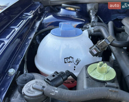 Синий Фольксваген Гольф, объемом двигателя 1.6 л и пробегом 284 тыс. км за 5350 $, фото 122 на Automoto.ua